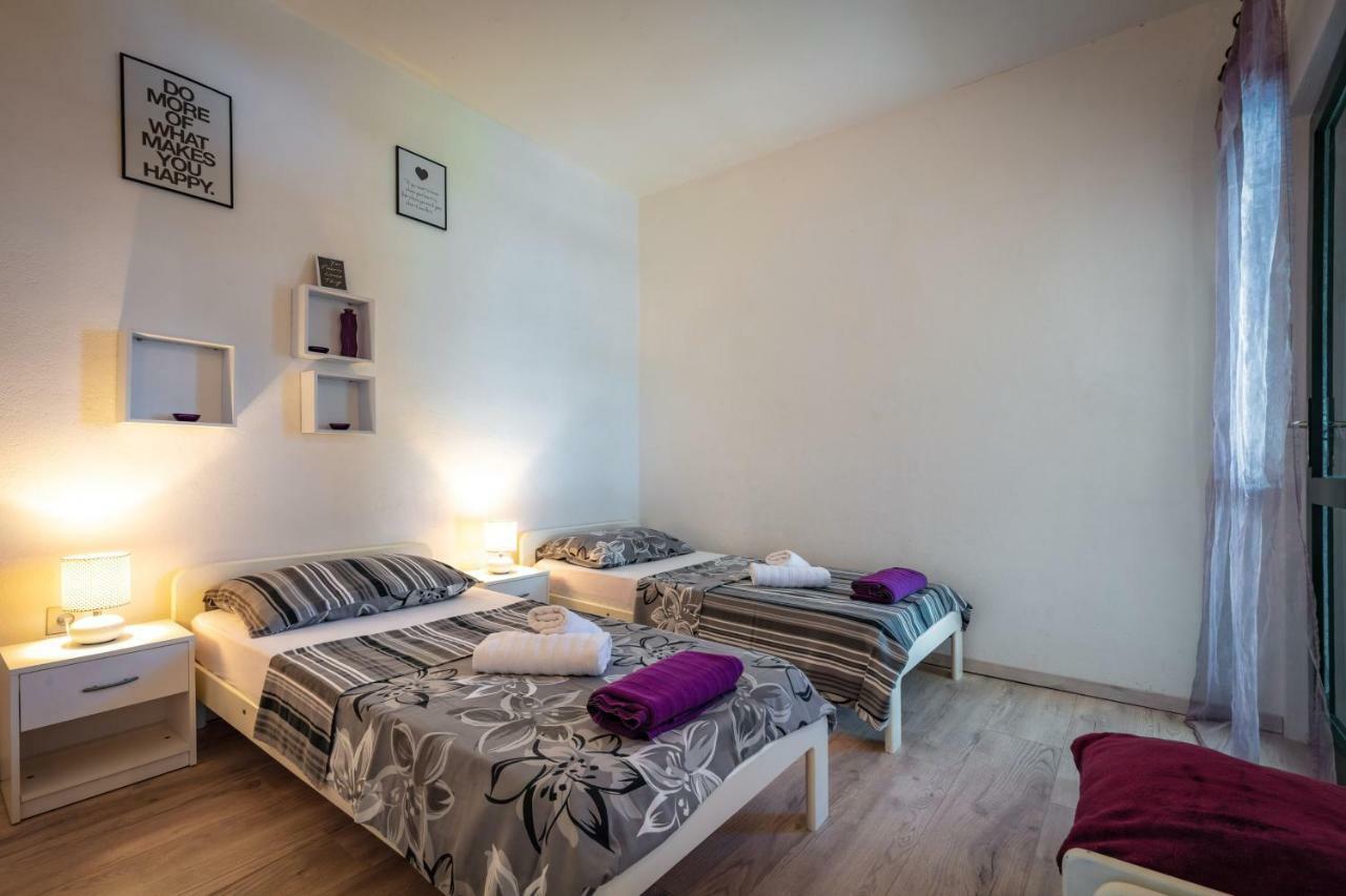 Holiday Home Barbara Trogir Dış mekan fotoğraf